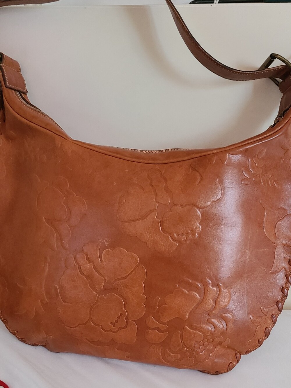 BROWN'S Women's Floral Embossed Leather Hobo Bag - Tan